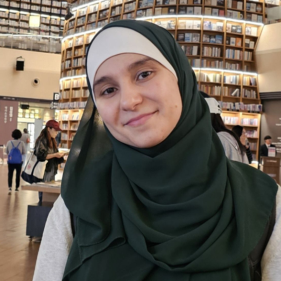 Ayah TAIHI a soutenu avec succès sa thèse de doctorat sur le couplage plasma-interface dans les décharges à barrière semi-conductrice