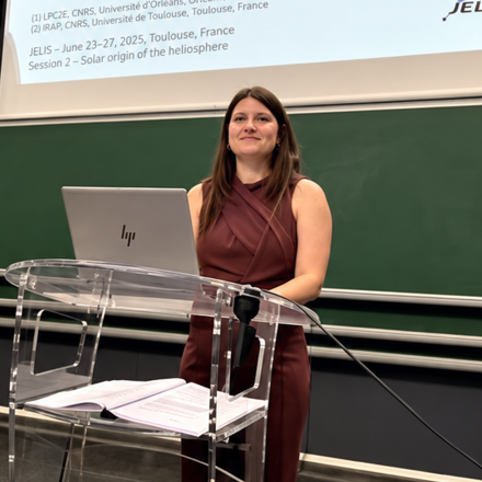 Jade Touresse a soutenu avec succès sa thèse de doctorat sur la propagation des jets coronaux solaires dans l'héliosphère interne