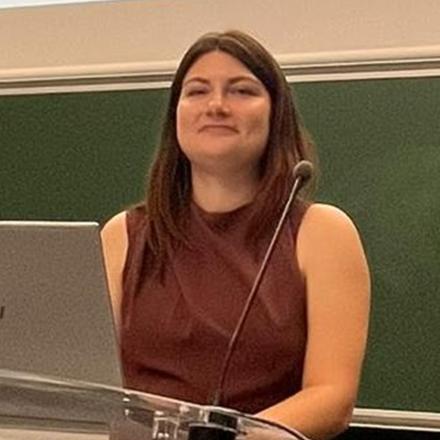 Jade Touresse a soutenu avec succès sa thèse de doctorat sur la propagation des jets coronaux solaires dans l'héliosphère interne